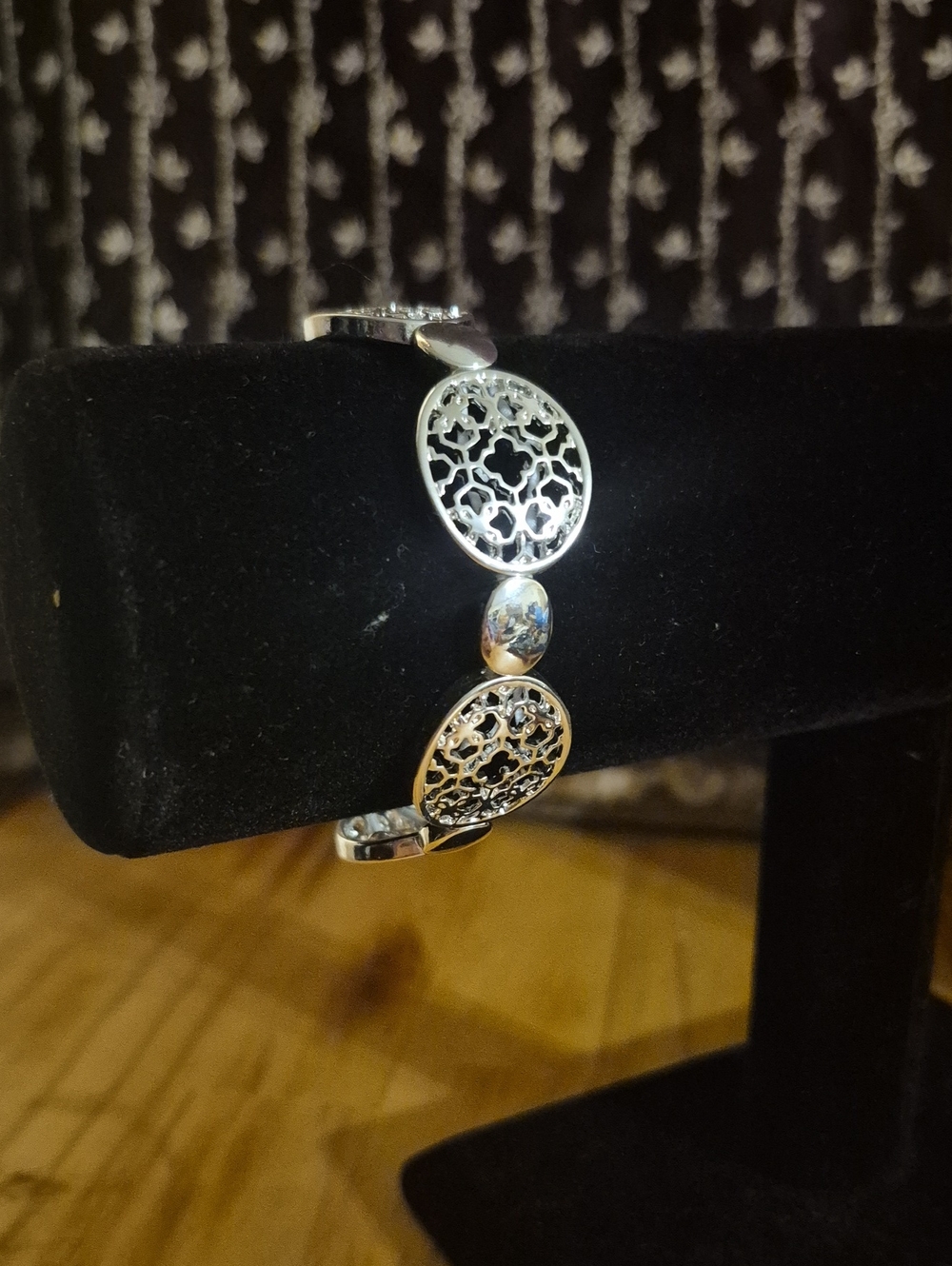 Silver Filigree Oval Stretch Link Bracelet